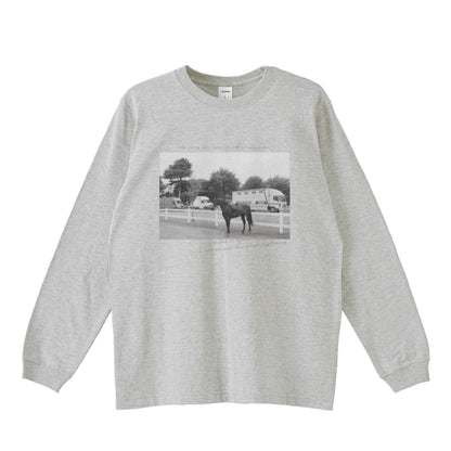 馬のいる風景を胸に ロングTシャツ T004 全5色 gray image