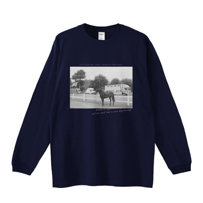 馬のいる風景を胸に ロングTシャツ T004 全5色 navy image